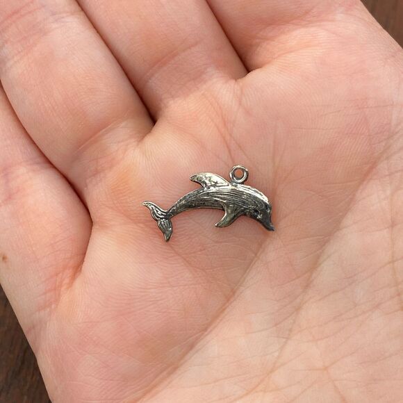 Vintage 925 Sterling Silver Dolphin Ocean Beach Pendant Bracelet Charm - Picture 1 of 3